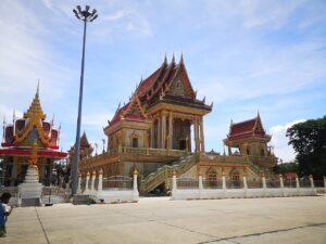 พวงหรีดวัดบางหัวเสือ อำเภอพระประแดง กรุงเทพมหานคร